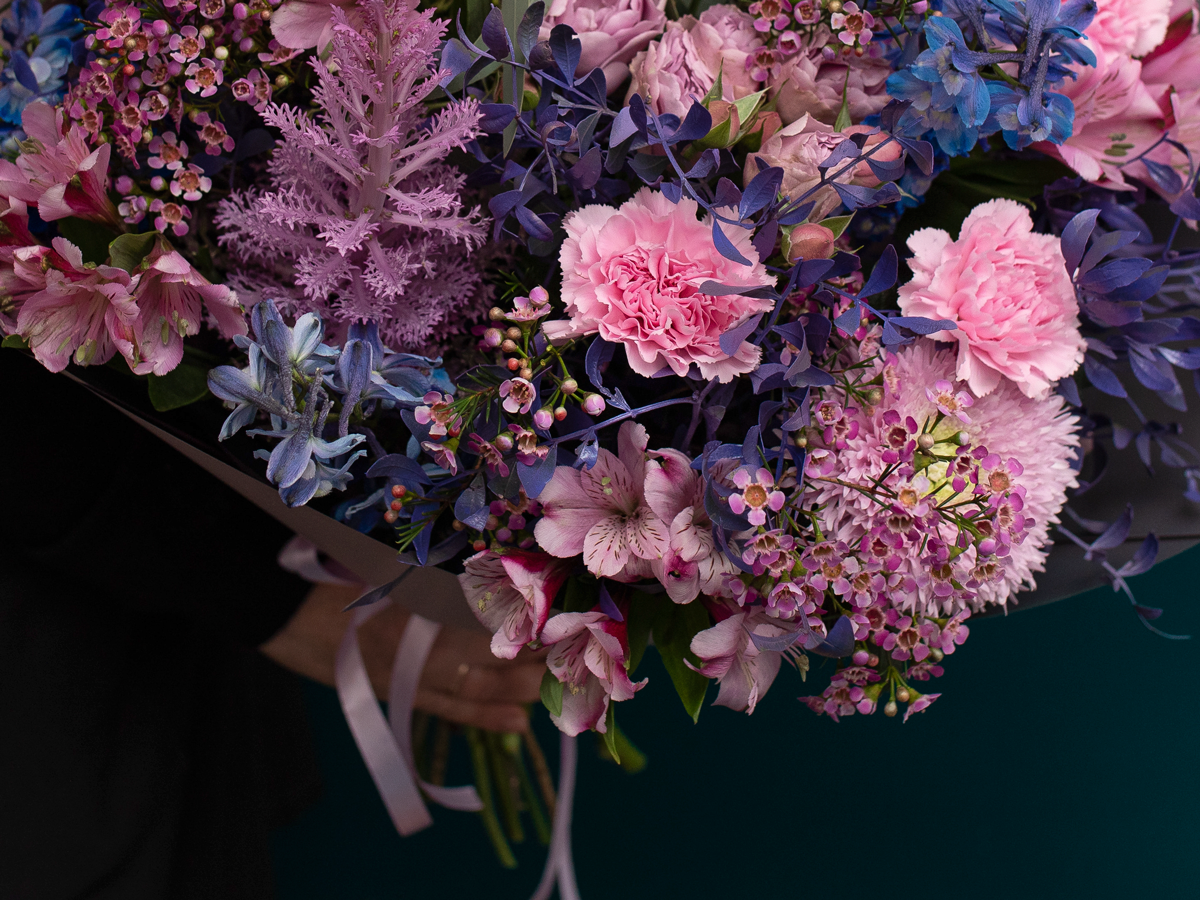 Bouquet of different flowers 64 |