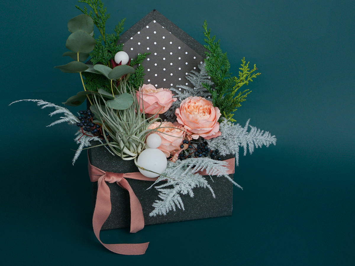 Different flowers in a box 17 |