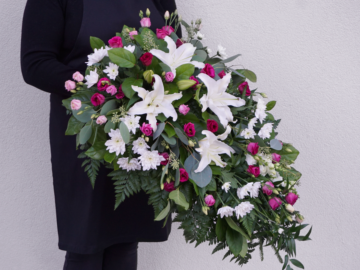 Funeral arrangement / 15 /