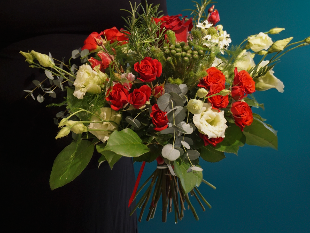 Dažādu ziedu pušķis | 38 |