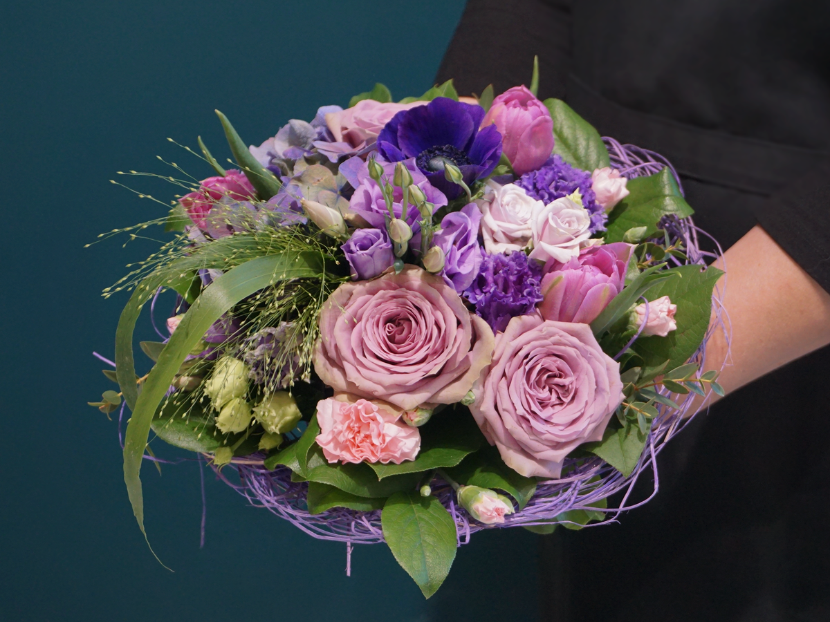 Dažādu ziedu pušķis | 14 |