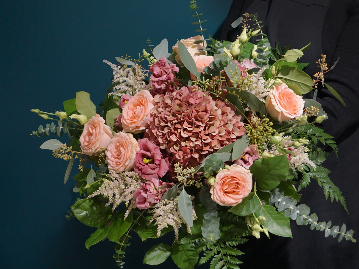 Dažādu ziedu pušķis | 28 |