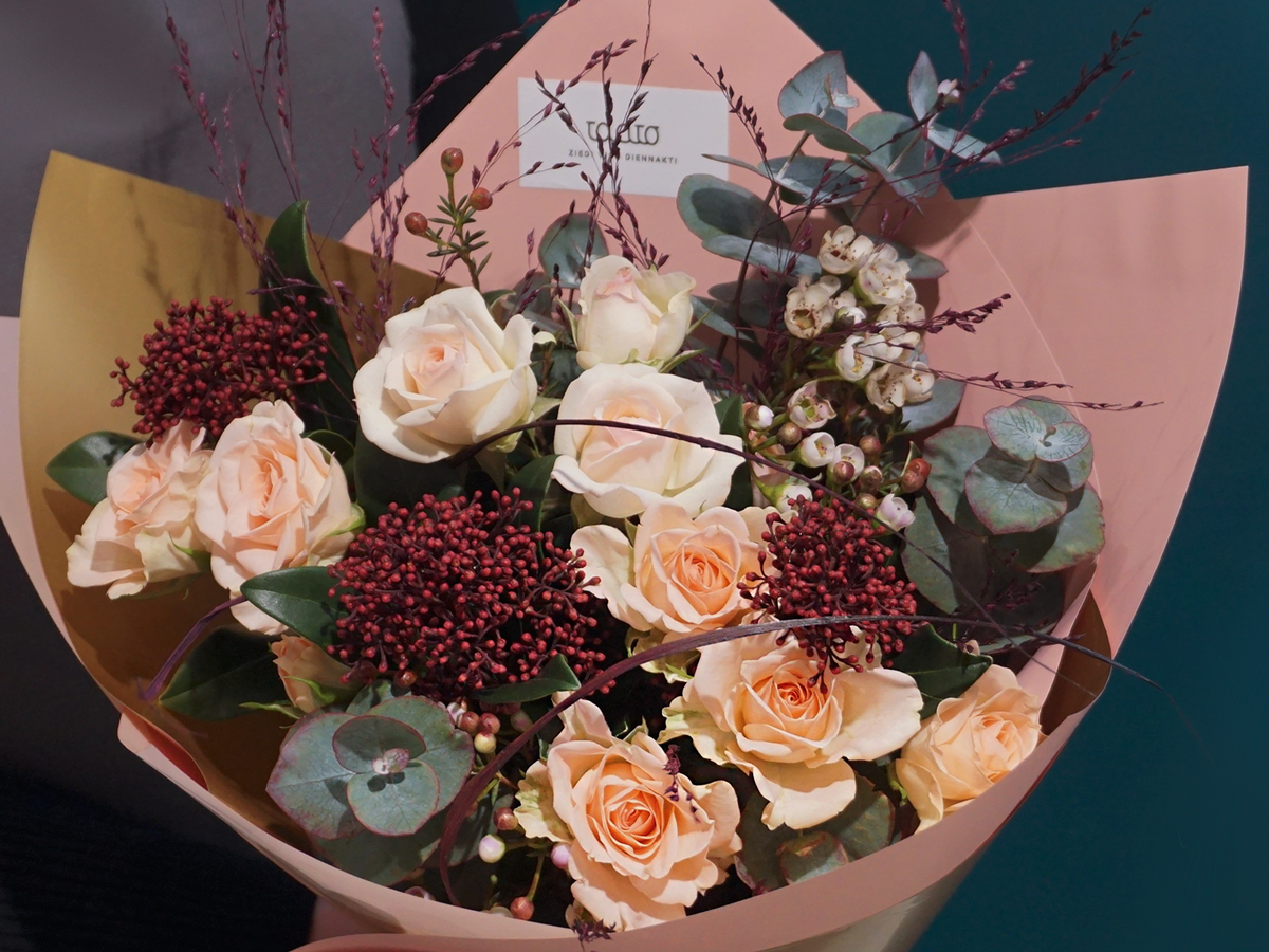 Bouquet of different flowers 37 |