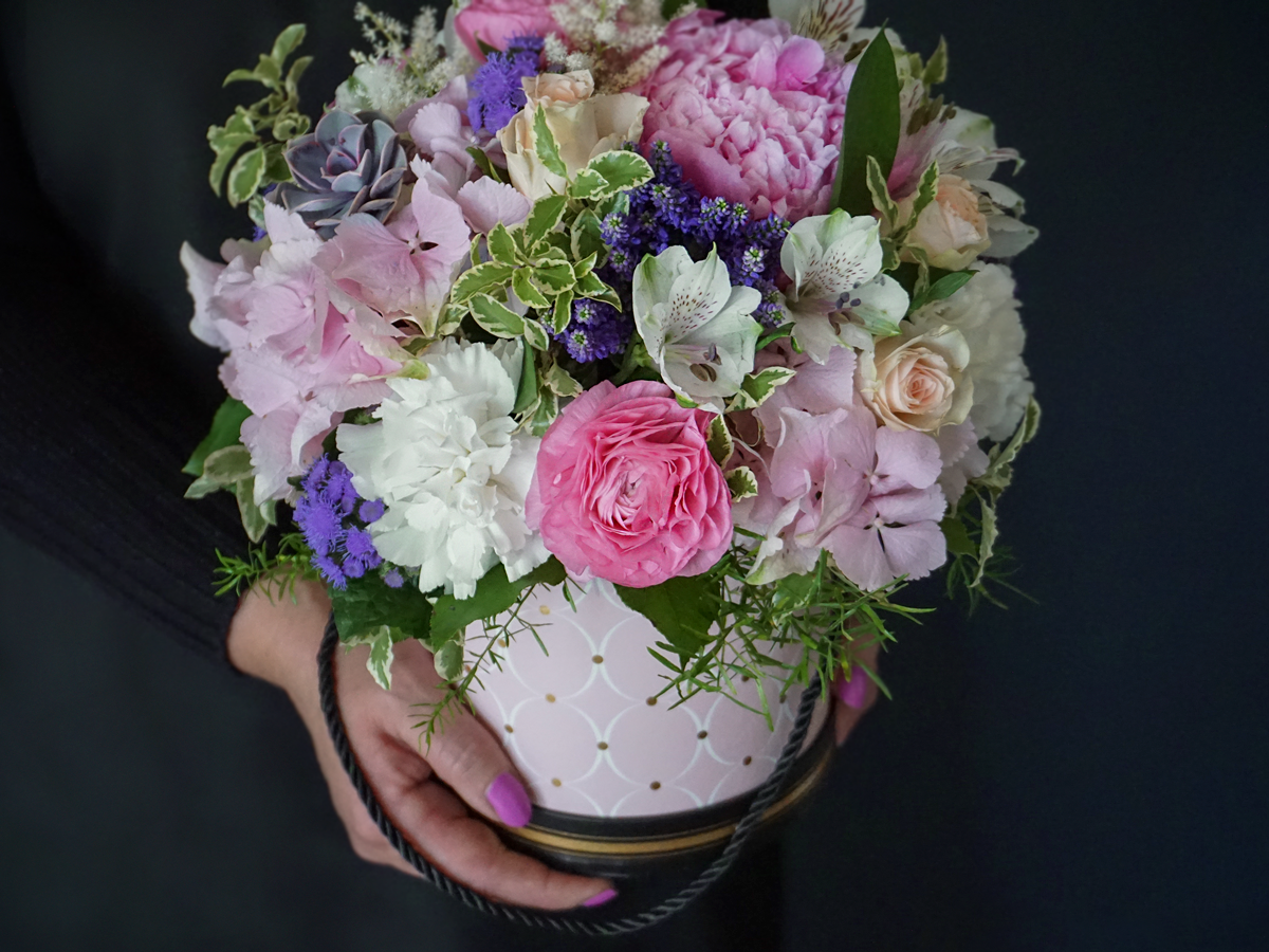 Different flowers in a box 02 |