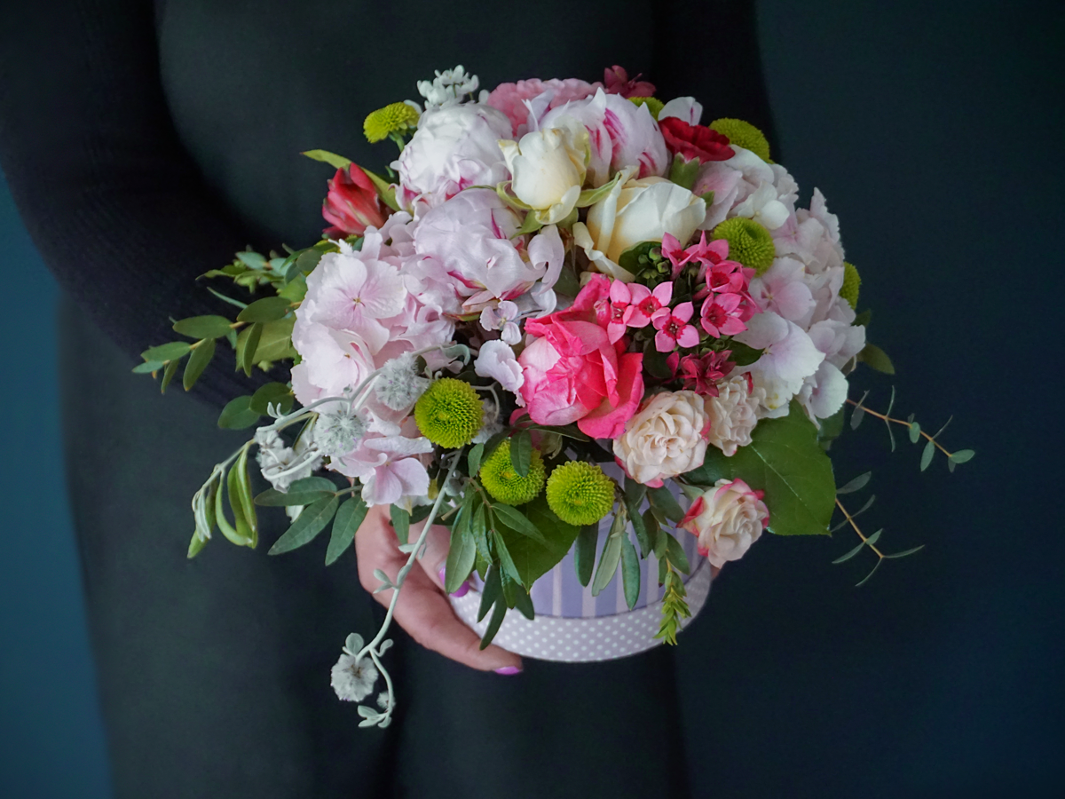 Different flowers in a box 06 |